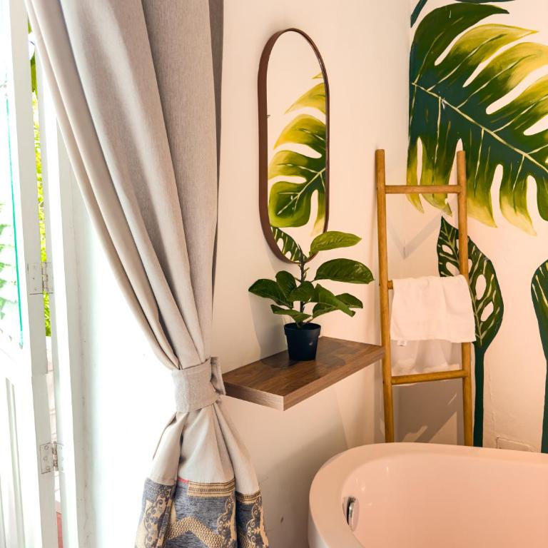 Casa Zahri Boutique Hostel - Suite with Balcony - 10