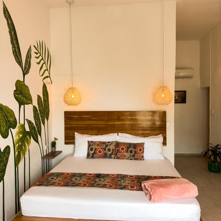Casa Zahri Boutique Hostel - Suite with Balcony - 11