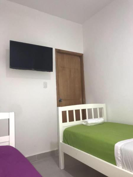 Hostal Lumar - Habitación Doble con baño privado - 2 camas - 6