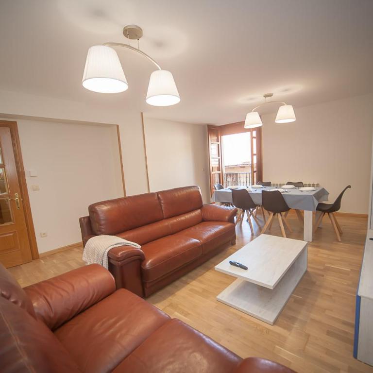 Apartamento Pradas Jaca - Apartamento de 3 dormitorios - 1