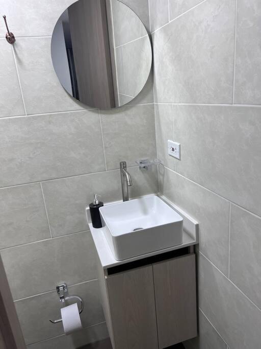 Espacioso apartamento con piscina en Laureles 201 - One-Bedroom Apartment - 17