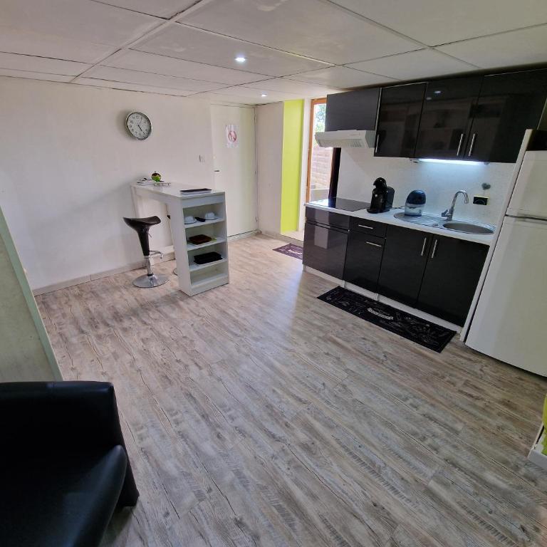 Studio l'Olivier avec terrasse - Apartment mit 1 Schlafzimmer - 9