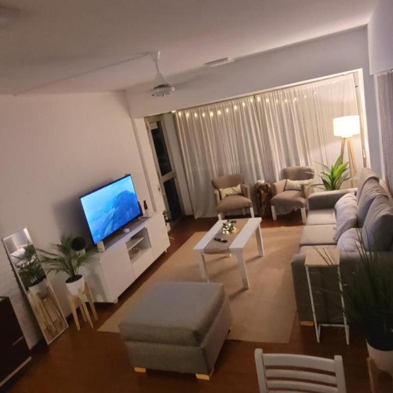 Hermoso Depto en La Perla con Balcón Cochera 5 Personas 8 cuadras del Mar - Apartamento de 1 dormitorio - 3