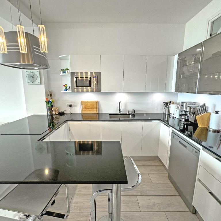 Gorgeous Oceanfront Apartment Promenade - Appartement - Vue sur Mer - 24