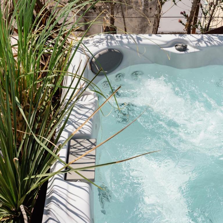 Palazzo Biancofiore, suites & rooftop Ostuni - Suite con Vasca Idromassaggio - 4