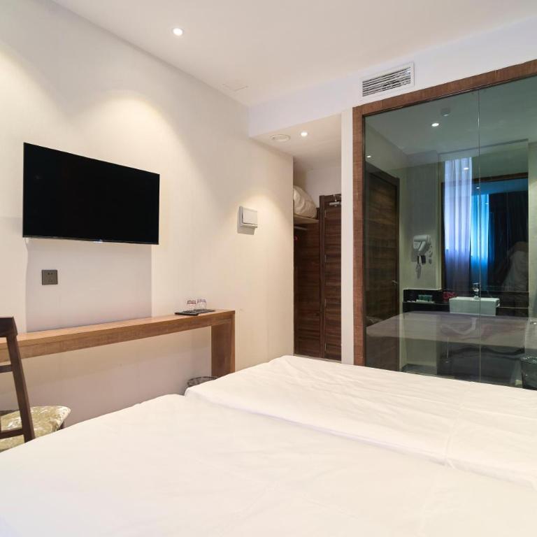 Menoir Dorsett Madrid Usera - Habitación Doble con baño privado - 2 camas - 12