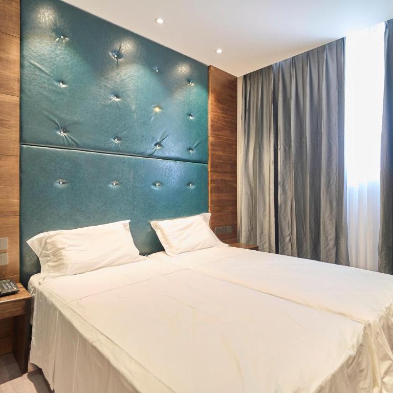 Menoir Dorsett Madrid Usera - Habitación Doble con baño privado - 2 camas - 9