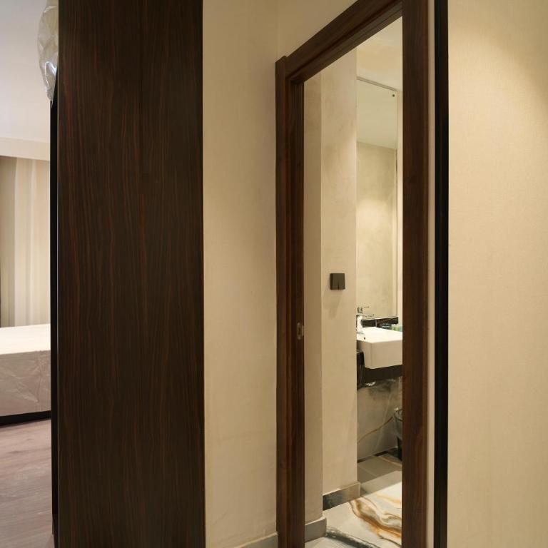 Menoir Dorsett Madrid Usera - Habitación Doble con baño privado - 13