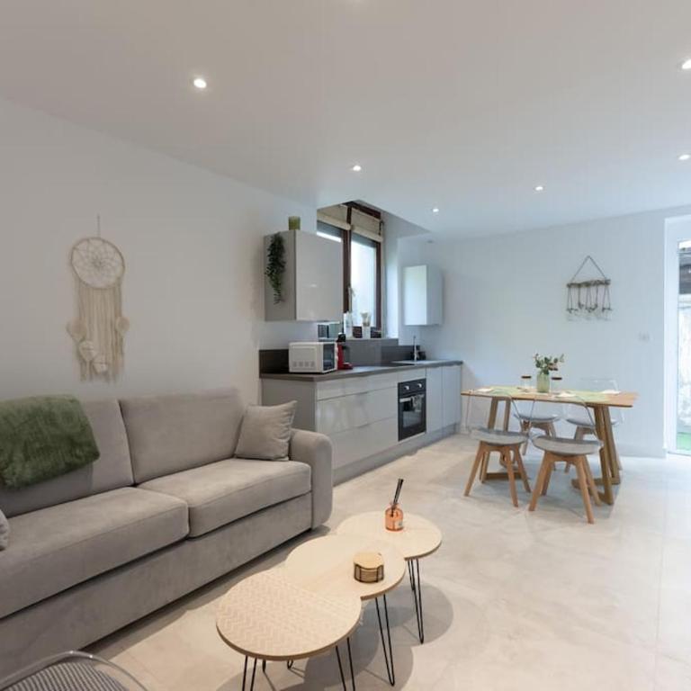 Appartement entièrement neuf avec terrasse privative ! - Apartamento de 1 dormitorio - 15