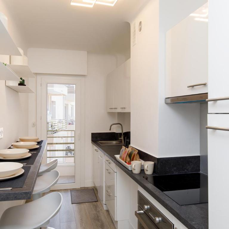 Premium 80sqm Apartment Opposite Martinez, Steps from Congress Center - Appartamento con 2 Camere da Letto - 36