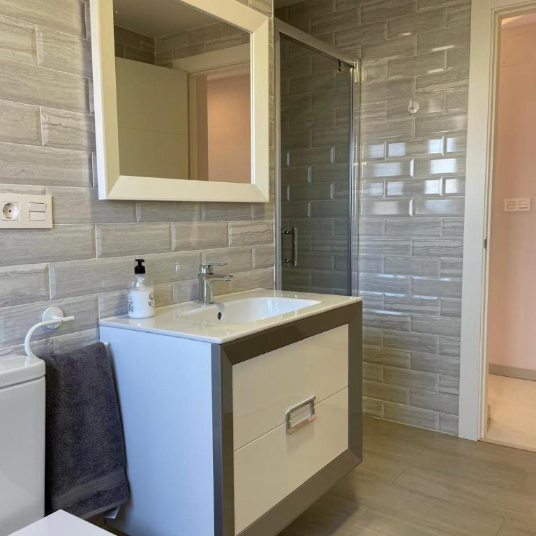 Apartamento a un paso del centro de Granada - Three-Bedroom Apartment - 11
