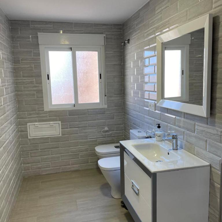 Apartamento a un paso del centro de Granada - Three-Bedroom Apartment - 10