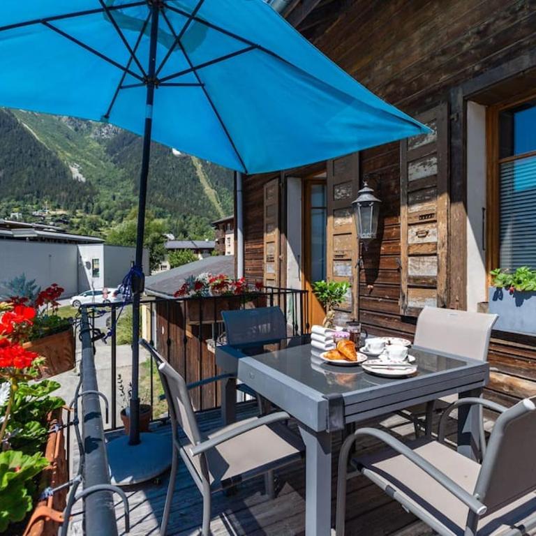 Heart of Chamonix Lovely and cosy 2 bedrooms, terrace, parking - Two-Bedroom Apartment - 2
