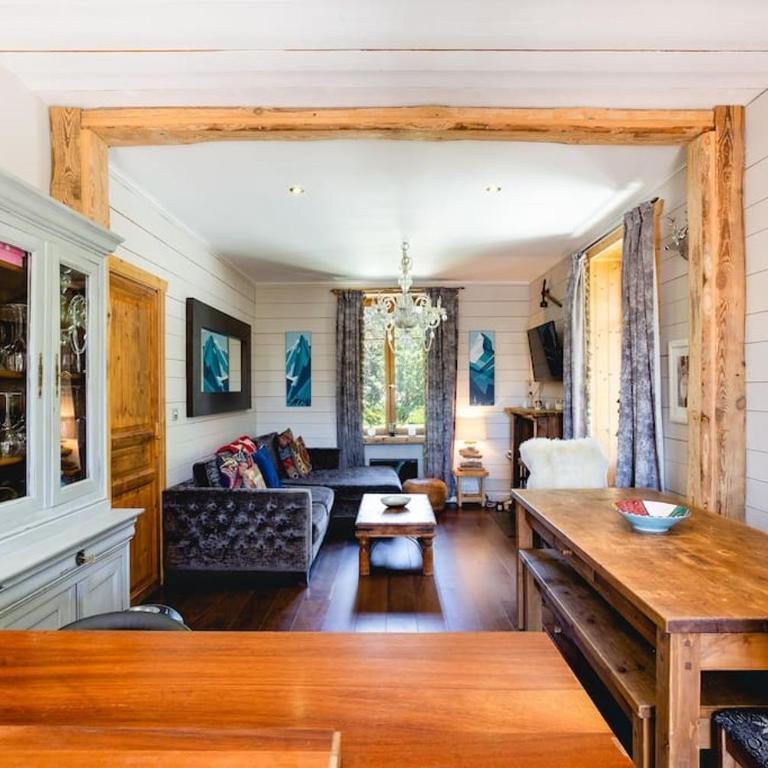 Heart of Chamonix Lovely and cosy 2 bedrooms, terrace, parking - Two-Bedroom Apartment - 17