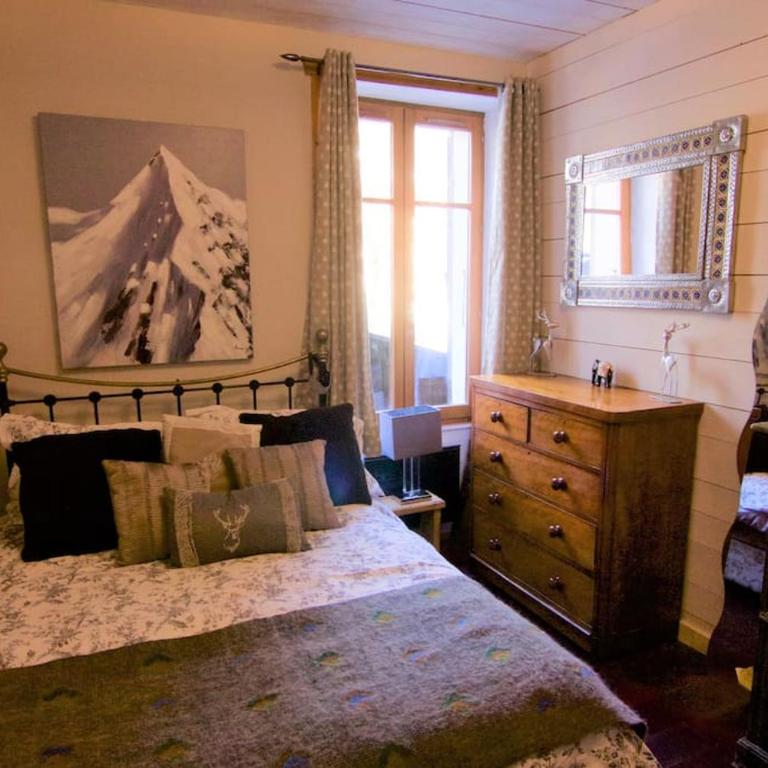 Heart of Chamonix Lovely and cosy 2 bedrooms, terrace, parking - Two-Bedroom Apartment - 24