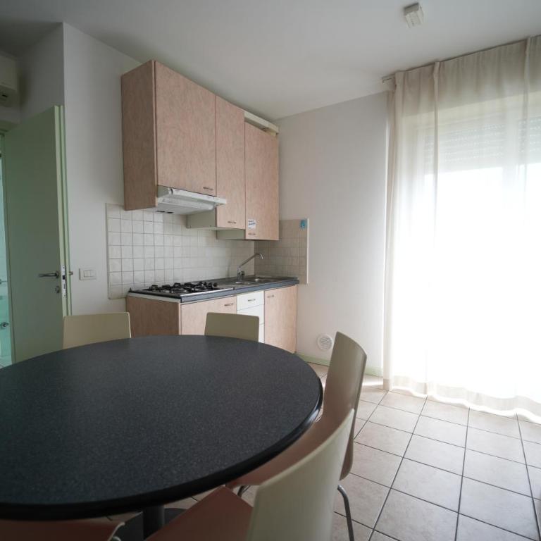 Lugano Residence - Appartamento con 2 Camere da Letto e Balcone - 3