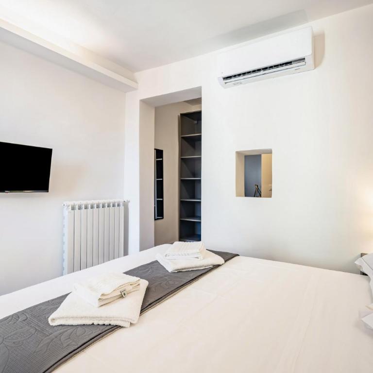 GuestHost - Pisana 236 Suites - Camera Matrimoniale con Balcone - 3