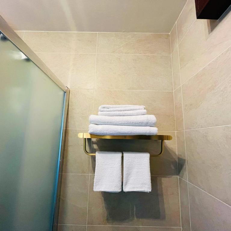Thalia Room Venezia Mestre - Camera Tripla con Bagno Privato - 3