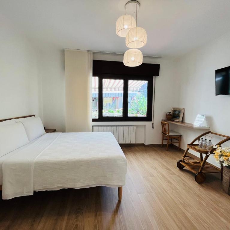 Thalia Room Venezia Mestre - Camera Tripla con Bagno Privato - 1