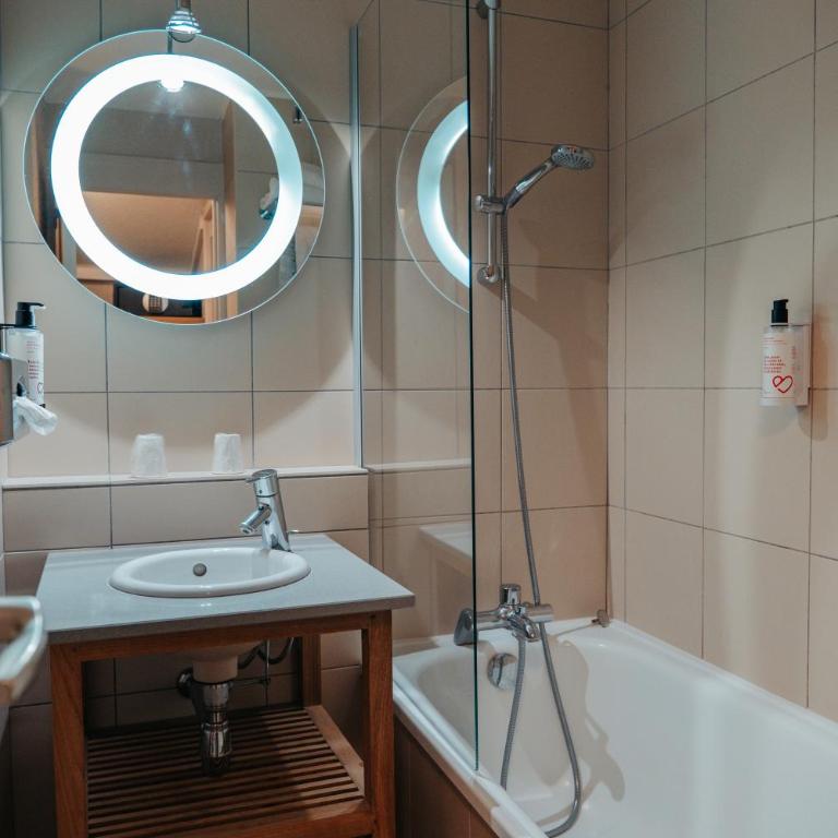 Hôtel L'Eden des Cimes - Vacances Bleues - Belle Plagne 2100 - Chambre Confort avec 2 Lits Simples - 4