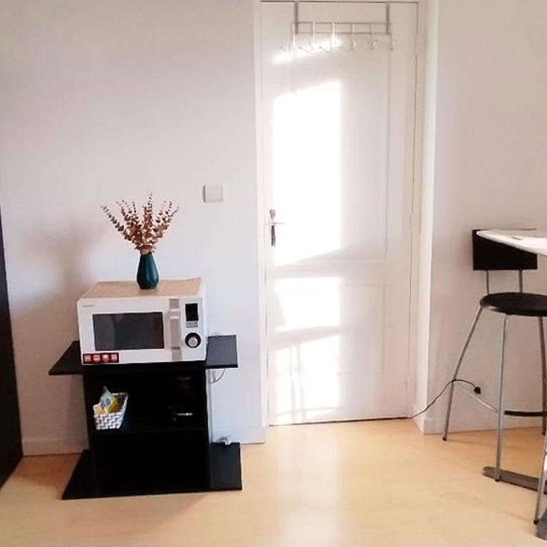 Location chambre spacieuse avec balcon et piscine - Camera Matrimoniale - 3