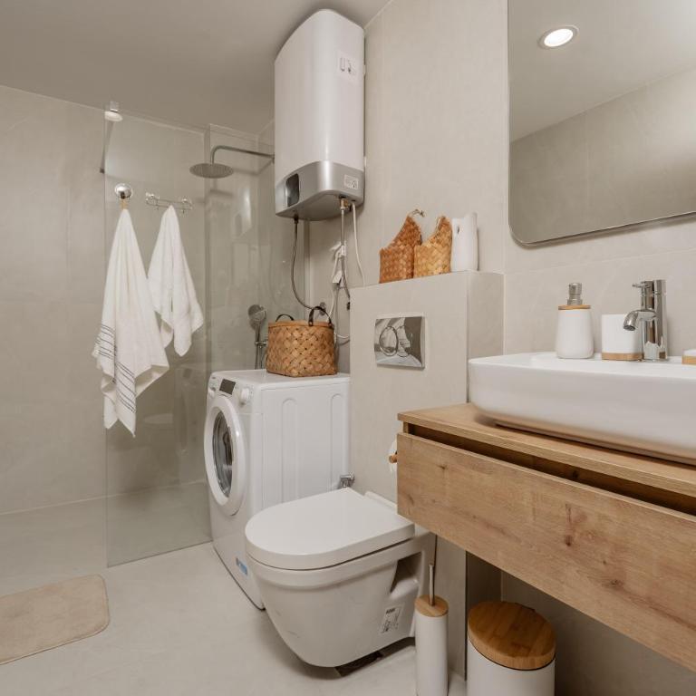 LUX Seafront APT - Close to the Sea - Private Parking - Apartman s 1 Spavaćom Sobom, Balkonom i Pogledom na More - 8