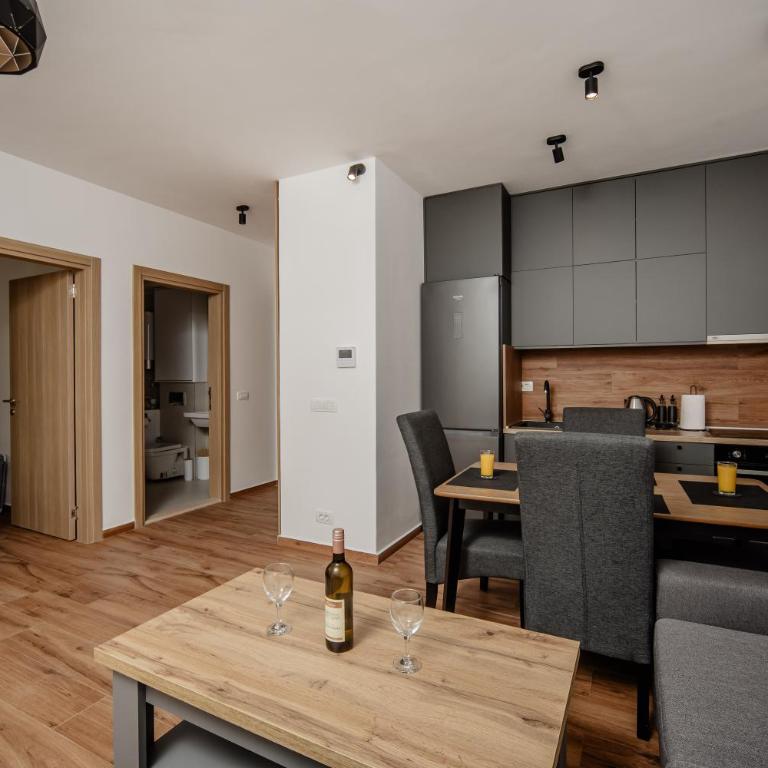 LUX Seafront APT - Close to the Sea - Private Parking - Apartman sa 1 Spavaćom Sobom, Pogledom na More i Balkonom - 3