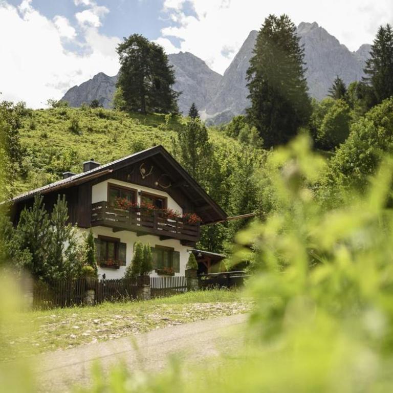 Jägerlodge am Waldrand in Grainau - Apartment mit 2 Schlafzimmern - 1