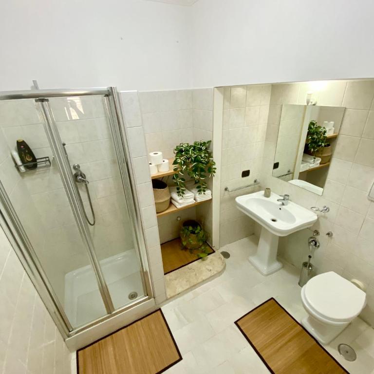 Casa intera con terrazzo - Appartamento con 3 Camere da Letto e con Vista - 55