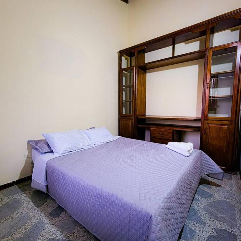 acogedora casa a 10 min del aeropuerto - Casa de 4 dormitorios - 7