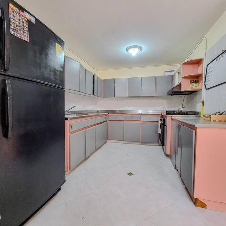 acogedora casa a 10 min del aeropuerto - Casa de 4 dormitorios - 8