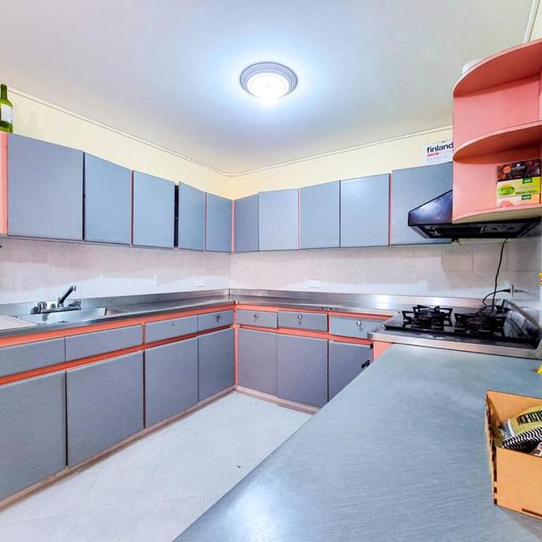 acogedora casa a 10 min del aeropuerto - Casa de 4 dormitorios - 12