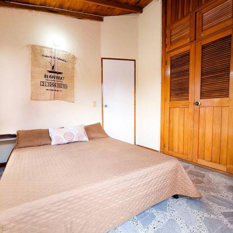 acogedora casa a 10 min del aeropuerto - Casa de 4 dormitorios - 15