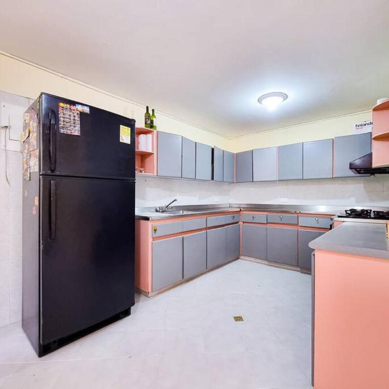 acogedora casa a 10 min del aeropuerto - Casa de 4 dormitorios - 20