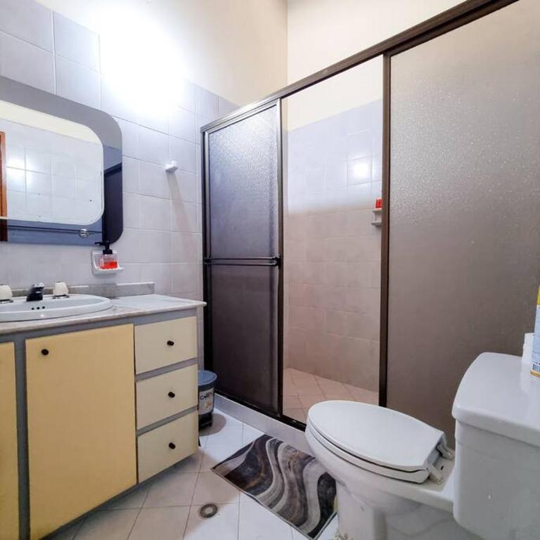 acogedora casa a 10 min del aeropuerto - Casa de 4 dormitorios - 38