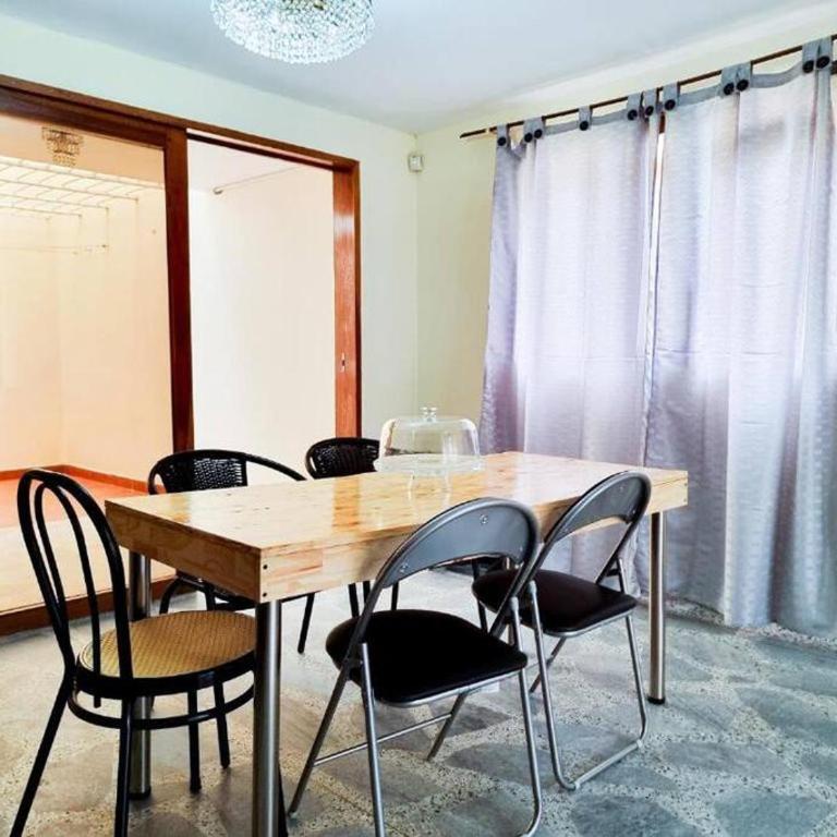 acogedora casa a 10 min del aeropuerto - Casa de 4 dormitorios - 43