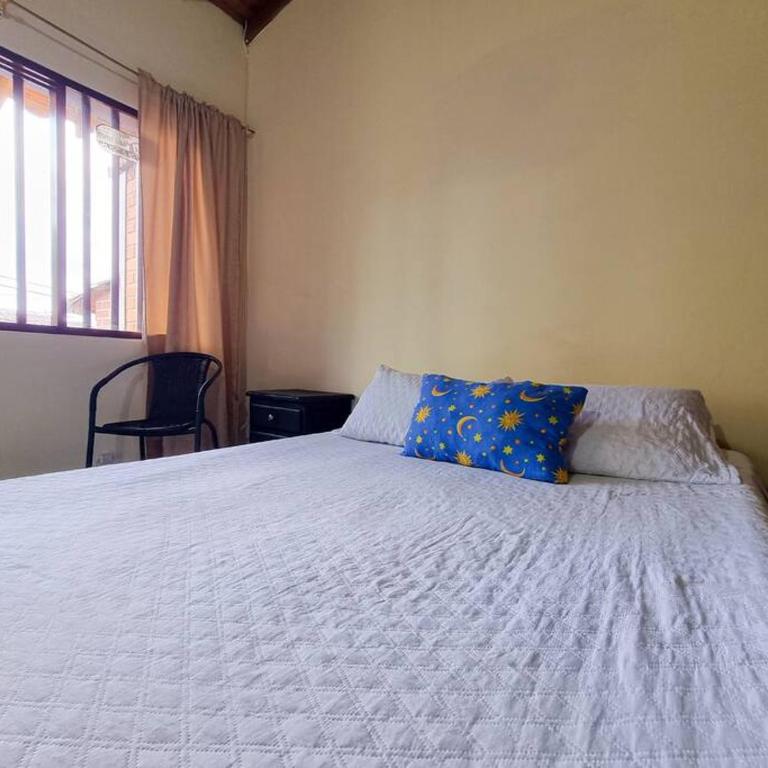 acogedora casa a 10 min del aeropuerto - Casa de 4 dormitorios - 47