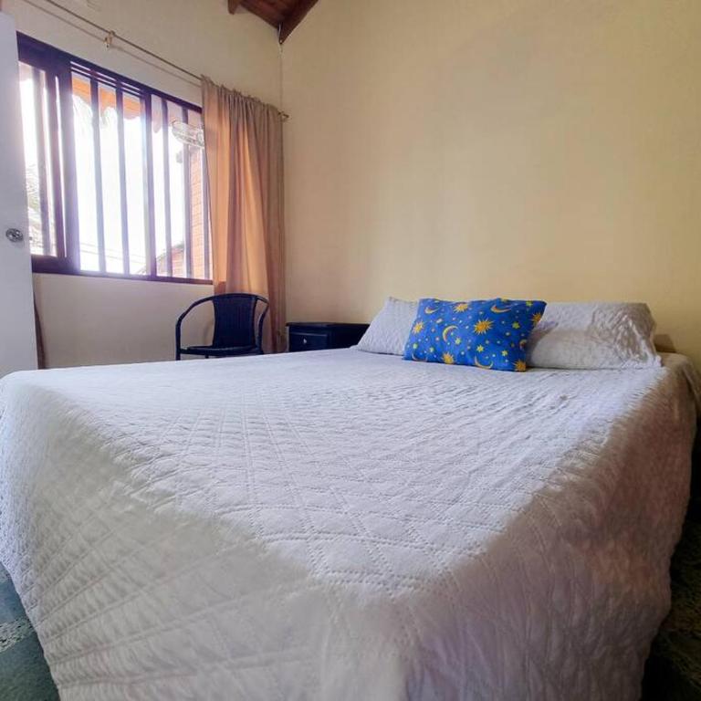 acogedora casa a 10 min del aeropuerto - Casa de 4 dormitorios - 52