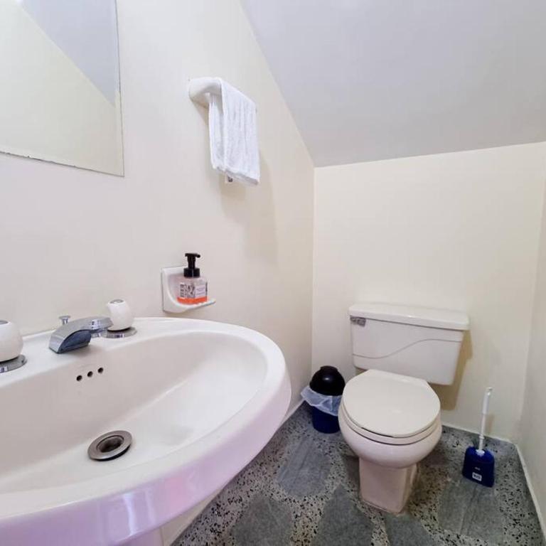 acogedora casa a 10 min del aeropuerto - Casa de 4 dormitorios - 57