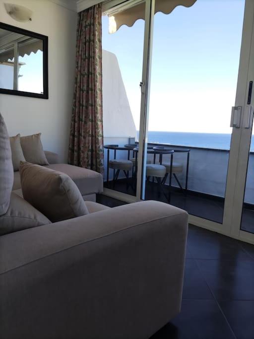 Luxury Sea View - Two-Bedroom Apartment - 14