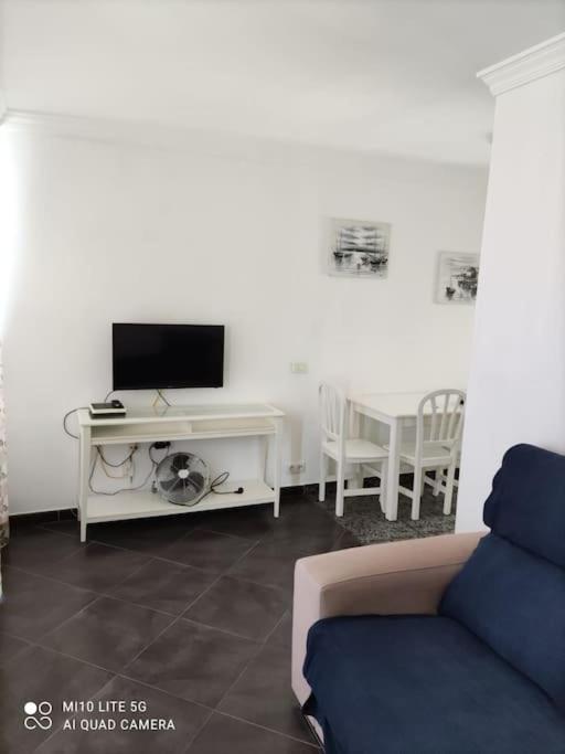 Luxury Sea View - Two-Bedroom Apartment - 17