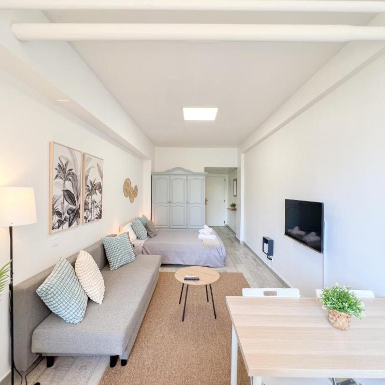Cozy Studio with Pool Acuario - One-Bedroom Apartment - 12