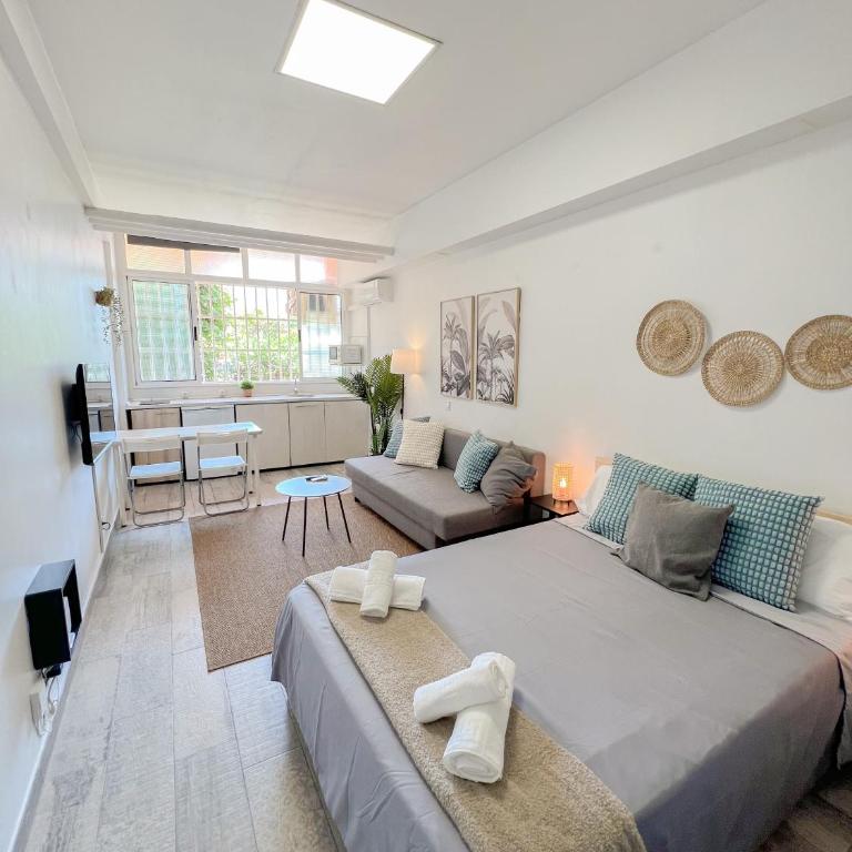 Cozy Studio with Pool Acuario - One-Bedroom Apartment - 3