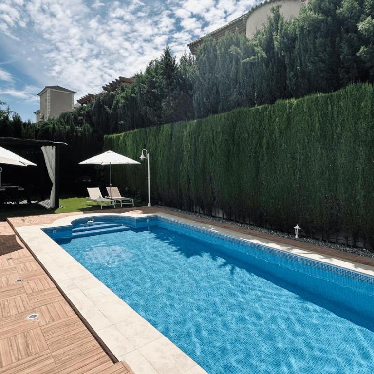Extraordinaria Villa con piscina y chimenea - Five-Bedroom House - 7
