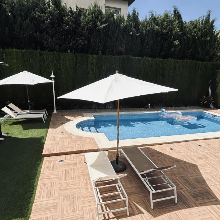 Extraordinaria Villa con piscina y chimenea - Five-Bedroom House - 9