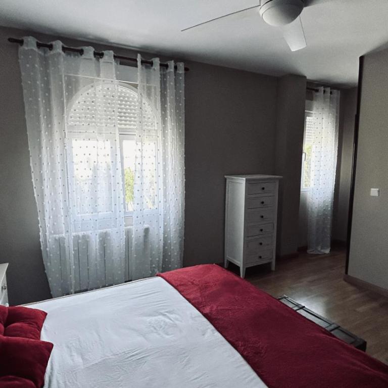 Extraordinaria Villa con piscina y chimenea - Five-Bedroom House - 65
