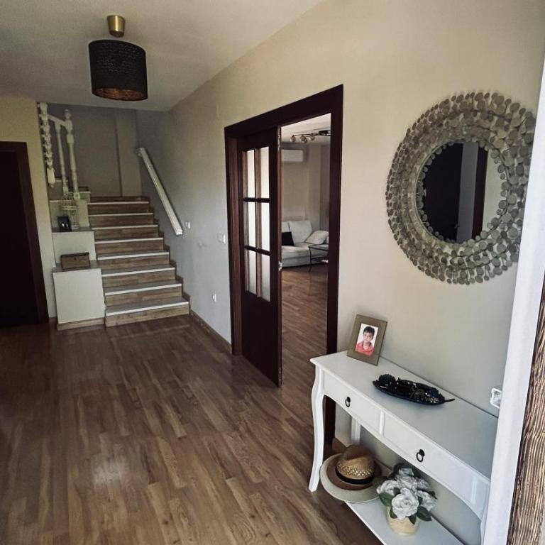 Extraordinaria Villa con piscina y chimenea - Five-Bedroom House - 32