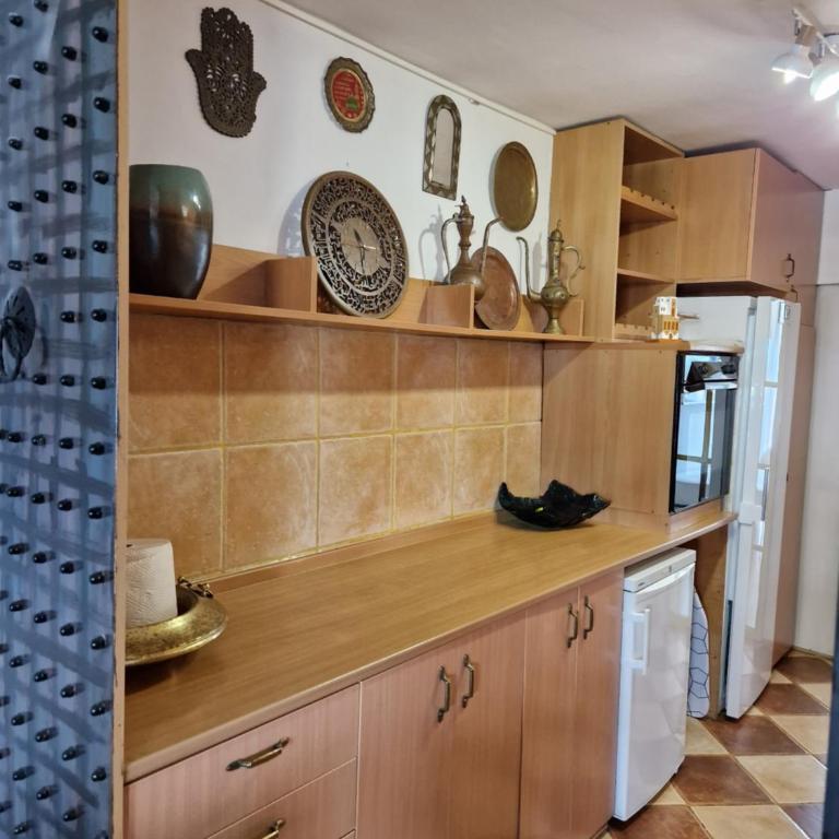 Traveller's Den - Apartman sa 2 Spavaće Sobe i Balkonom - 10