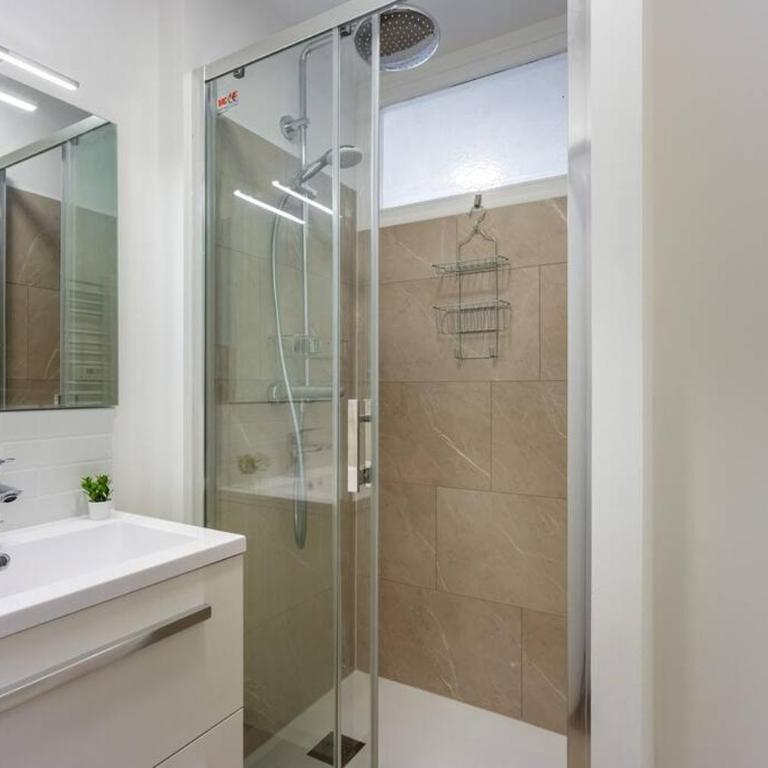 Le Chaleureux, Appartement fraîchement rénové - Appartement 3 Chambres - 28