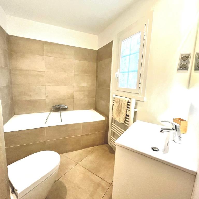 Maison dans résidence avec piscine et tennis - Maison 4 Chambres - 18